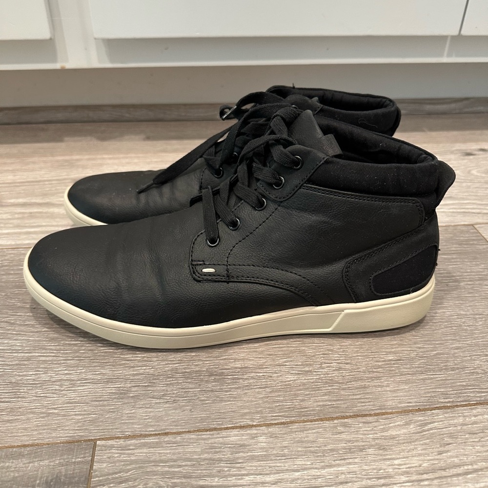 Steve Madden ankle high shoes
